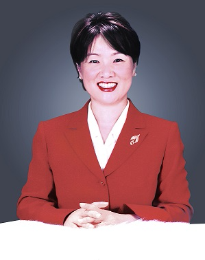 Christine Lee Headshot